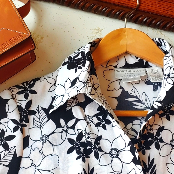 Worthington Petite Stretch Florals Blouse - Picture 7 of 11